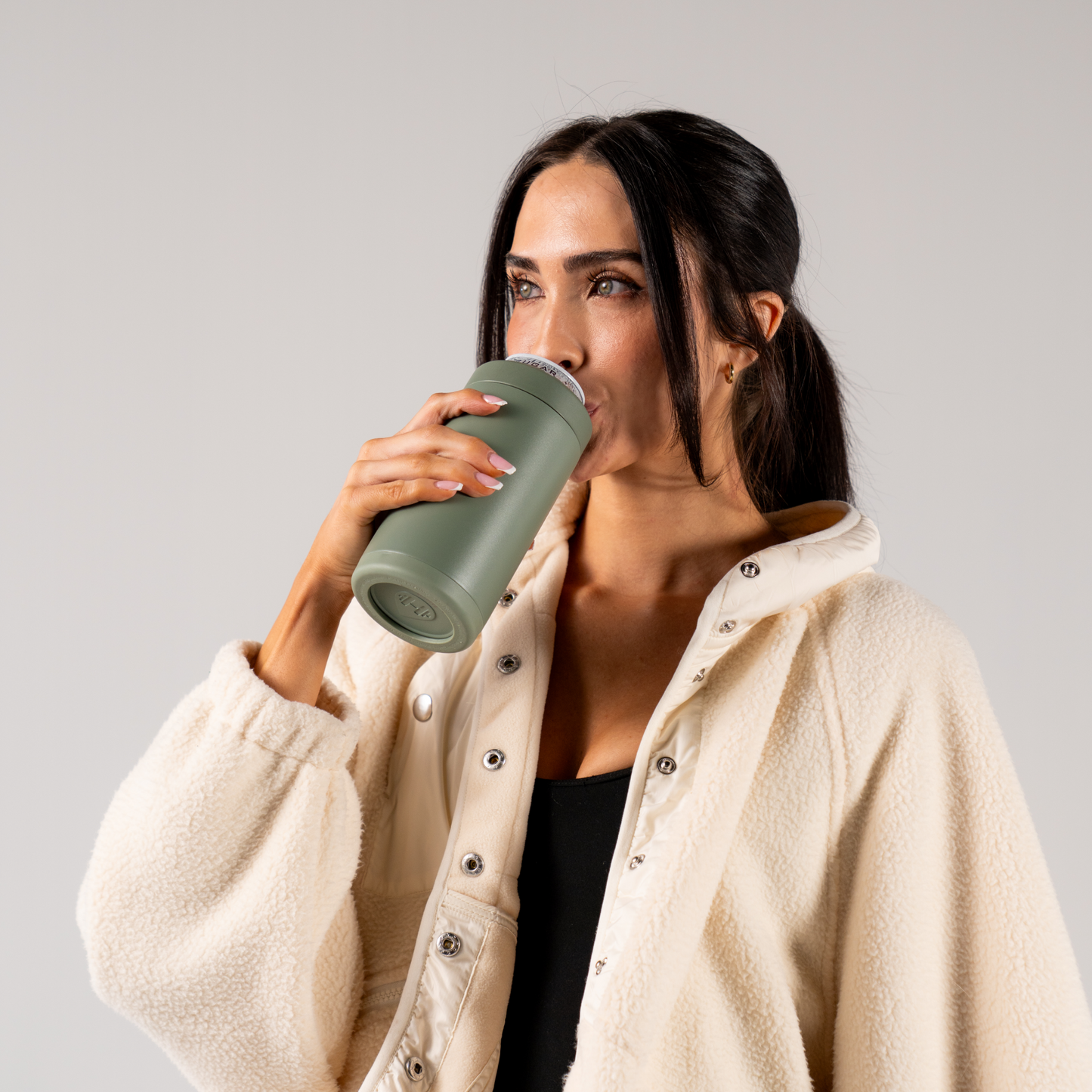 courtyard-16oz-473ml-o5 16ozCan-Courtyard-WPI-7.png
